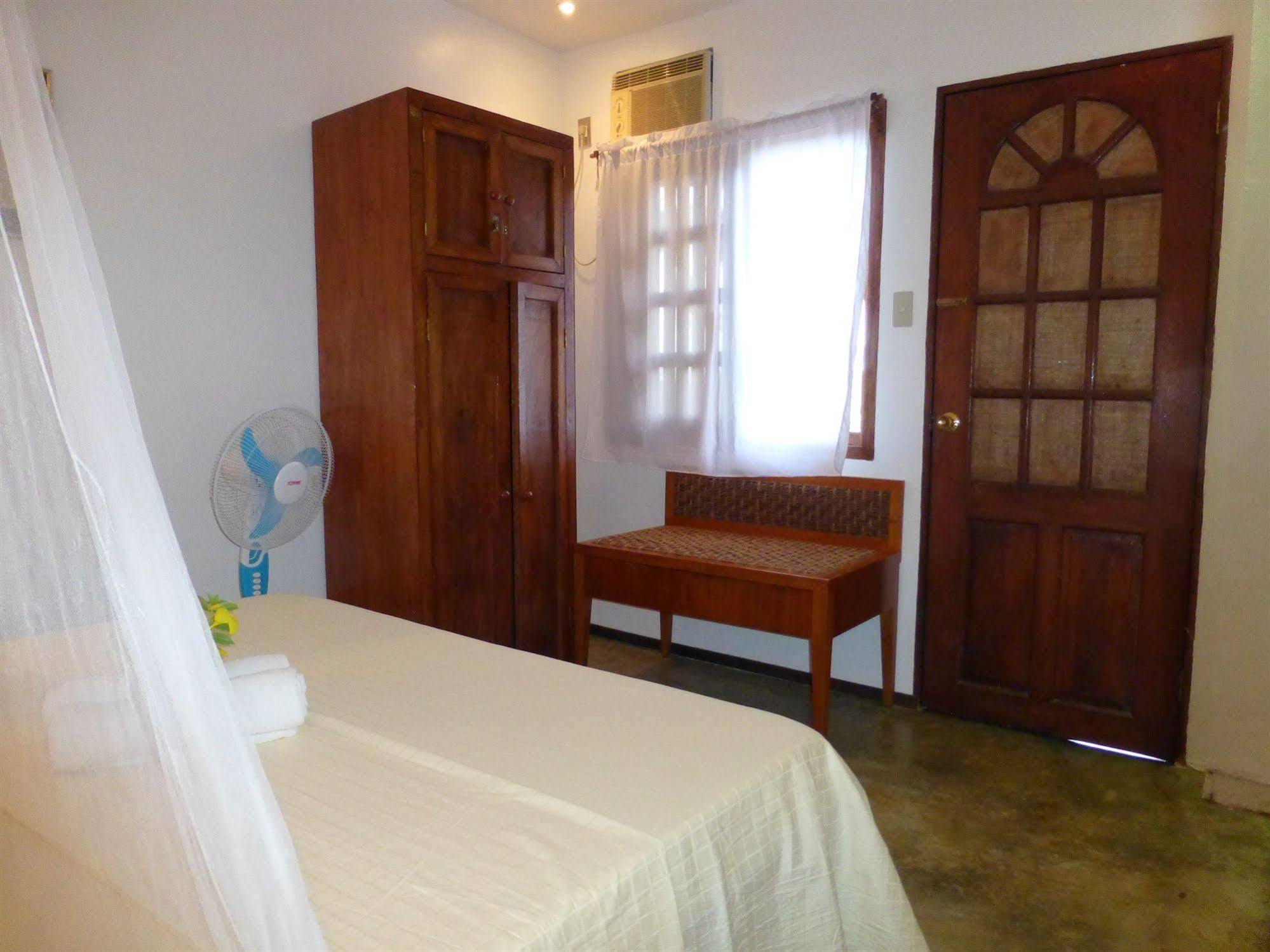 Talima Beach Villas & Dive Resort Cebu Luaran gambar