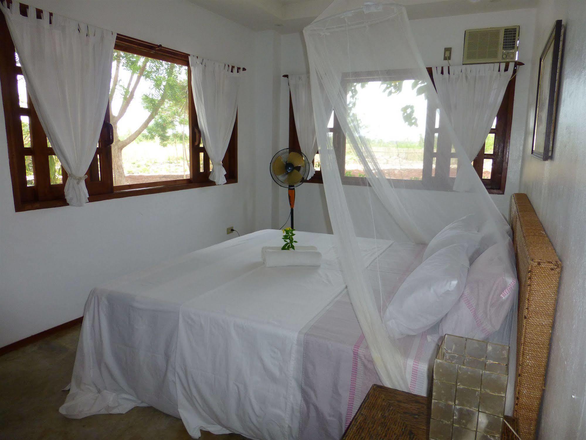 Talima Beach Villas & Dive Resort Cebu Luaran gambar